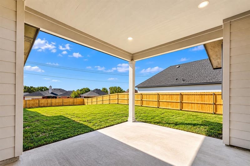 1632 W Wintergreen Road, Lancaster TX 75134 - Photo 25