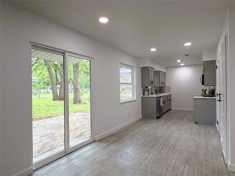2933 Hunting Drive, Fort Worth TX 76119 - Photo 6