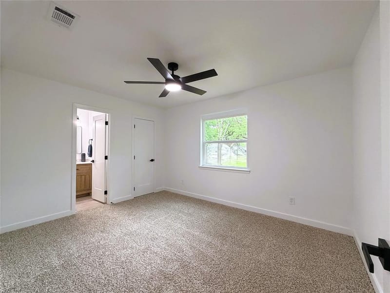 2933 Hunting Drive, Fort Worth TX 76119 - Photo 16