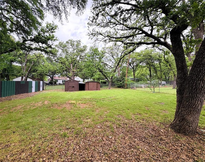 2933 Hunting Drive, Fort Worth TX 76119 - Photo 19