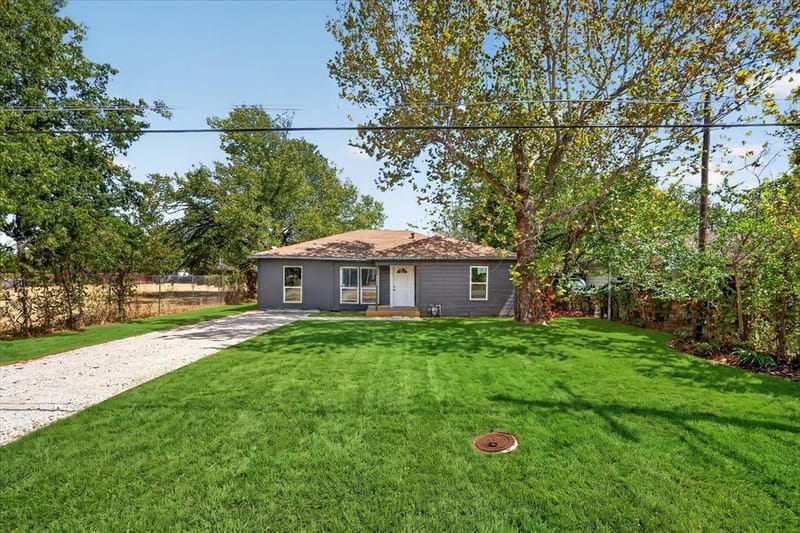 2622 Crystal Drive, Balch Springs TX 75180