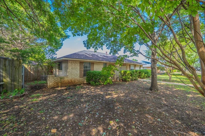 1517 Meadow Court, Midlothian TX 76065 - Photo 2