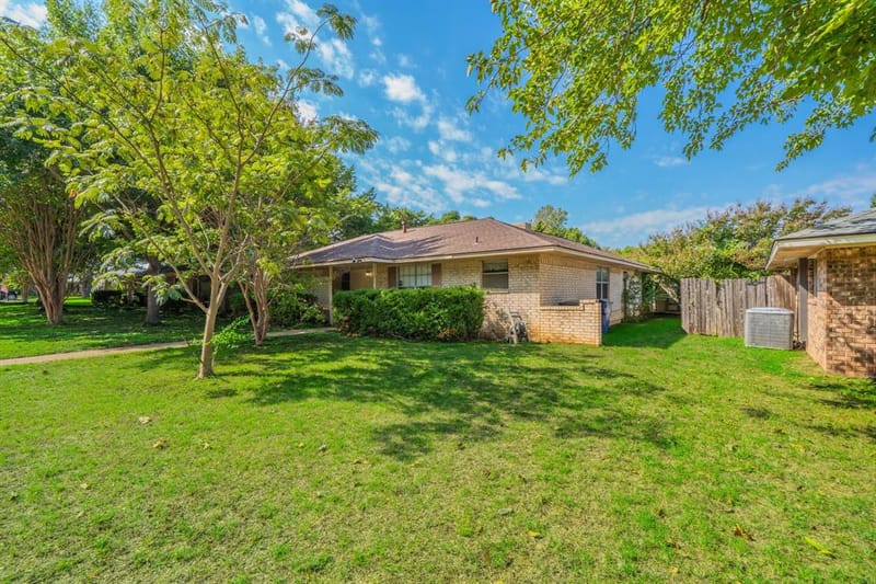 1517 Meadow Court, Midlothian TX 76065 - Photo 3