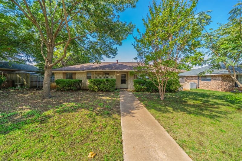 1517 Meadow Court, Midlothian TX 76065