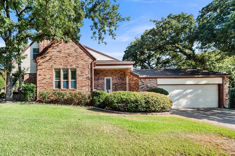 2109 Van Hook Court, Arlington TX 76013 - Photo 3