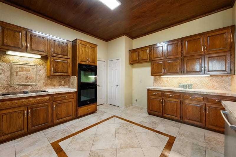 2109 Van Hook Court, Arlington TX 76013 - Photo 11