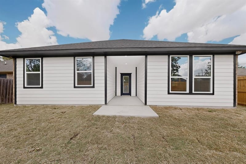 909 Meriott Street, Ennis TX 75119 - Photo 35