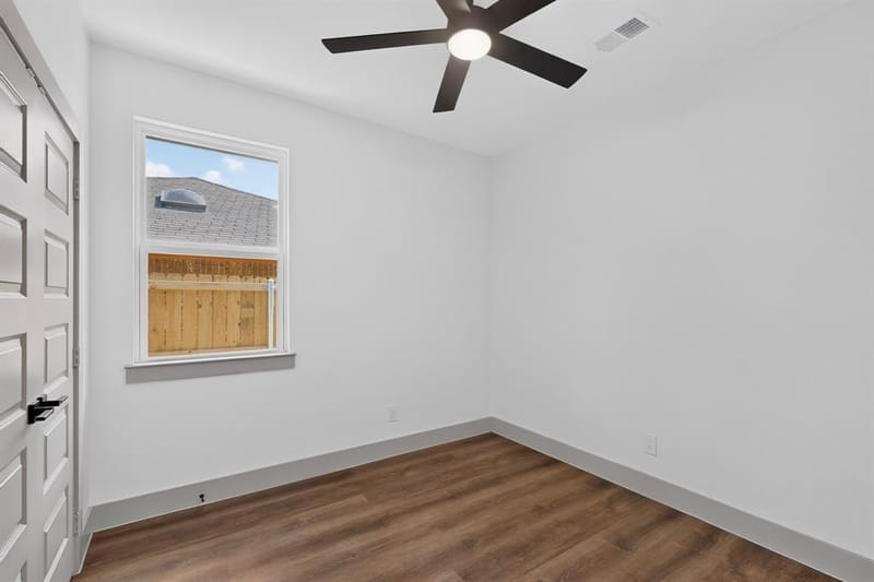 909 Meriott Street, Ennis TX 75119 - Photo 29