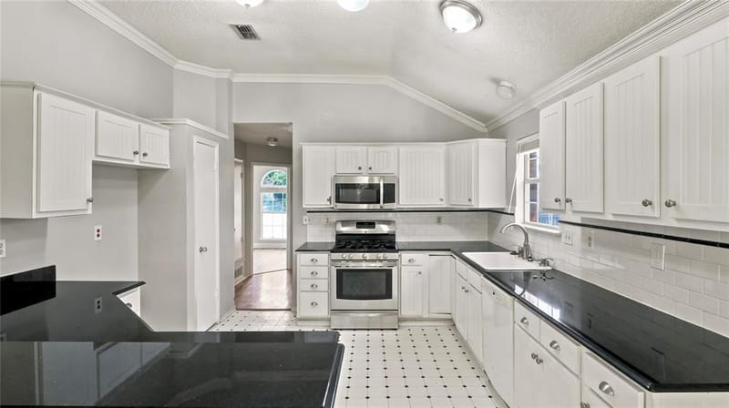 4309 Grason Drive, Grand Prairie TX 75052 - Photo 11