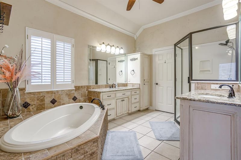 912 Thomas Crossing Drive, Fort Worth TX 76028 - Photo 10