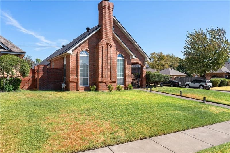 1415 Boardwalk Street, Arlington TX 76011 - Photo 3