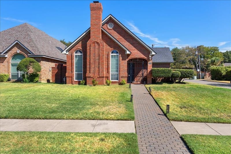 1415 Boardwalk Street, Arlington TX 76011
