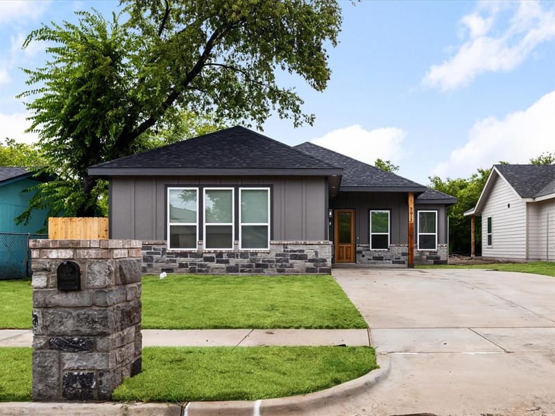 3013 Donalee Street, Fort Worth TX 76105