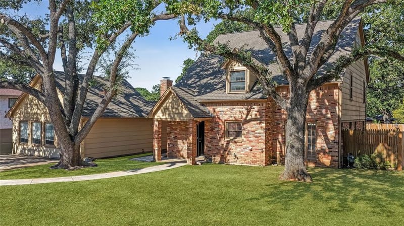 813 Chaparral Court, Bedford TX 76022 - Photo 2