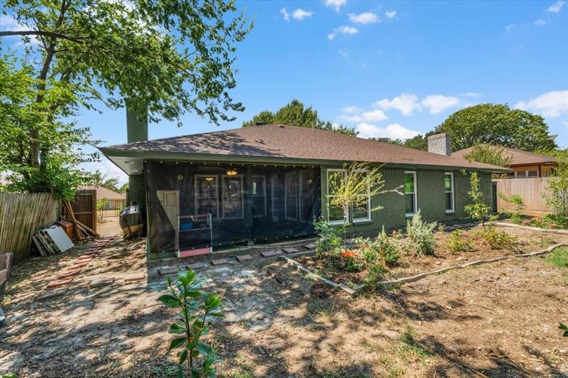 208 Pebblestone Drive, Benbrook TX 76126 - Photo 33
