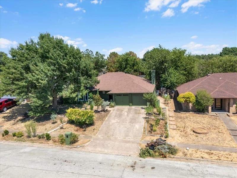 208 Pebblestone Drive, Benbrook TX 76126 - Photo 37