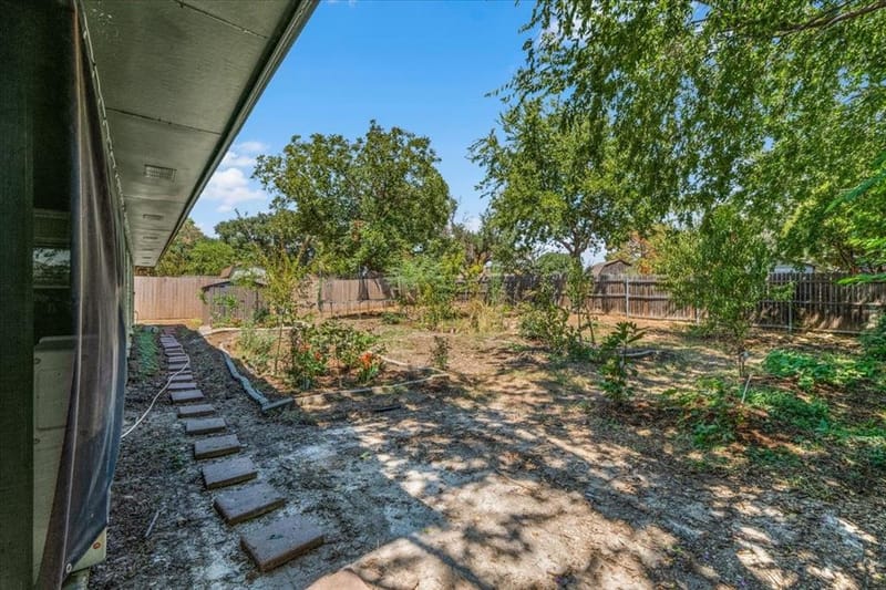 208 Pebblestone Drive, Benbrook TX 76126 - Photo 31