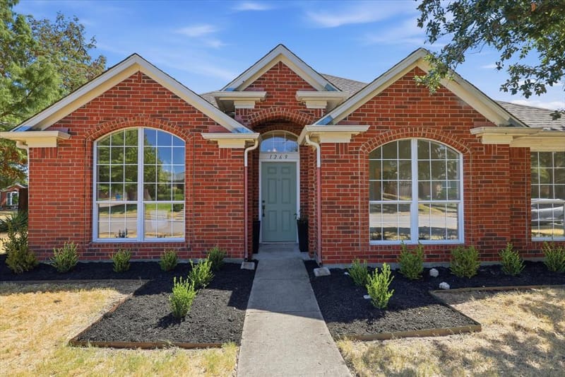1269 Winston Drive, Lewisville TX 75077 - Photo 2