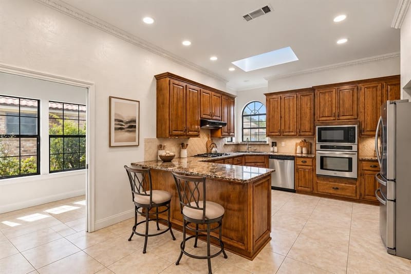 1909 Pecan Ridge Drive, Rowlett TX 75088 - Photo 3