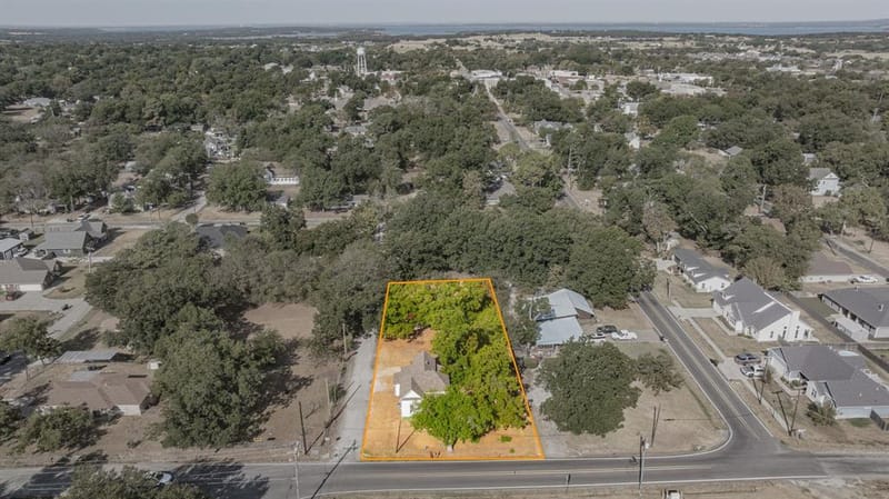 208 S Harrison Street, Pilot Point TX 76258 - Photo 17