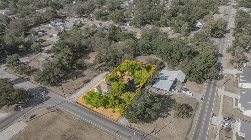 208 S Harrison Street, Pilot Point TX 76258 - Photo 18