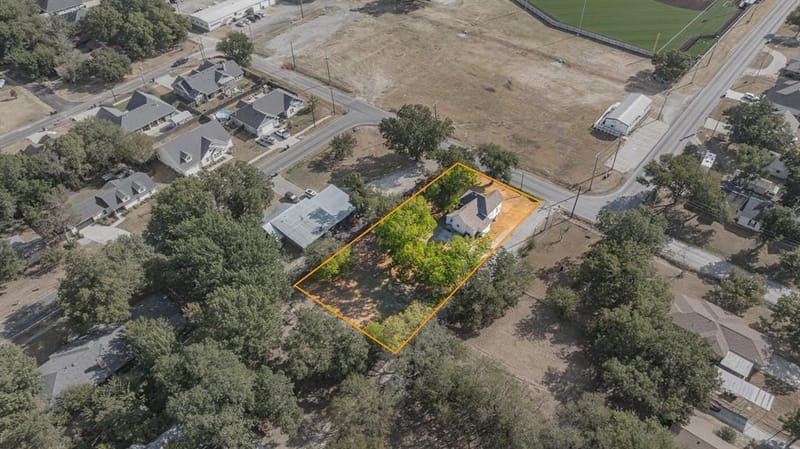 208 S Harrison Street, Pilot Point TX 76258 - Photo 21