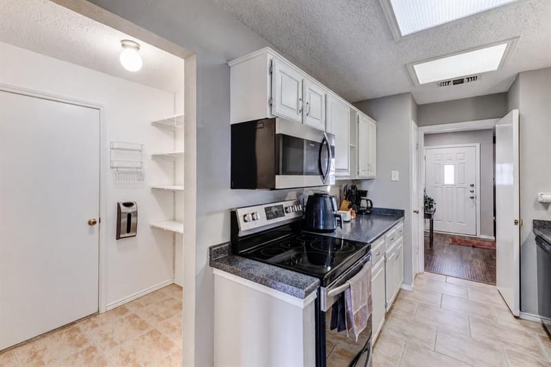 1730 Glencairn Lane, Lewisville TX 75067 - Photo 14