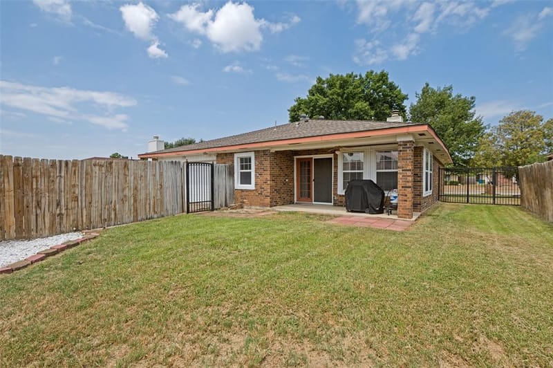 1730 Glencairn Lane, Lewisville TX 75067 - Photo 19