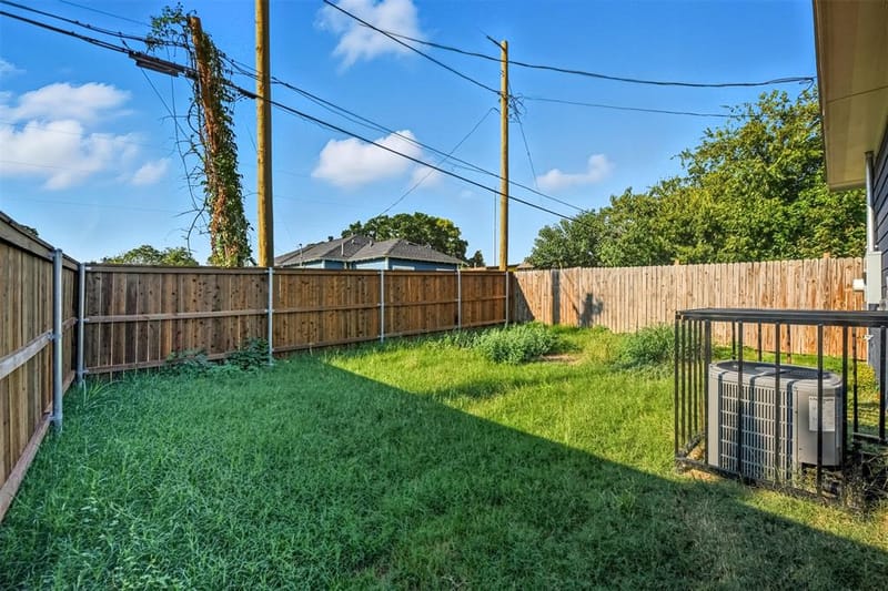 914 E Tucker Street, Fort Worth TX 76104 - Photo 17