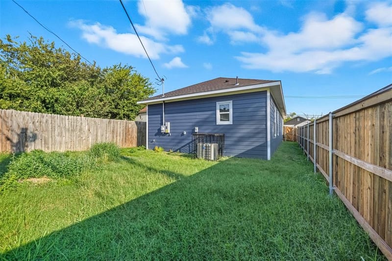 914 E Tucker Street, Fort Worth TX 76104 - Photo 16
