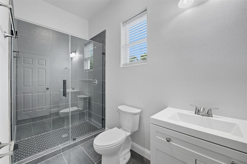 914 E Tucker Street, Fort Worth TX 76104 - Photo 12