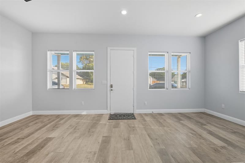 914 E Tucker Street, Fort Worth TX 76104 - Photo 5