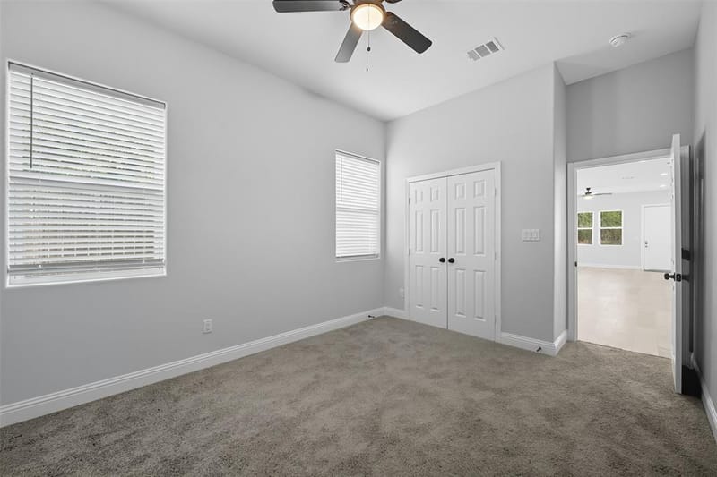 914 E Tucker Street, Fort Worth TX 76104 - Photo 11