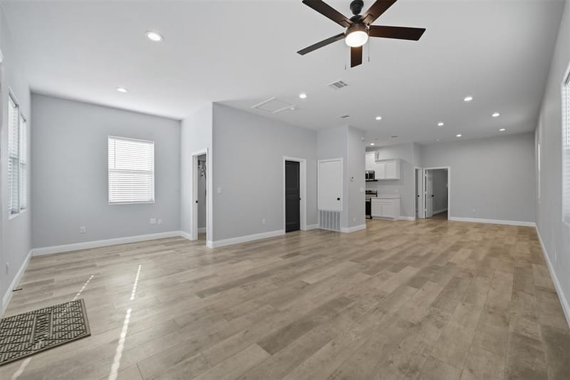 914 E Tucker Street, Fort Worth TX 76104 - Photo 4