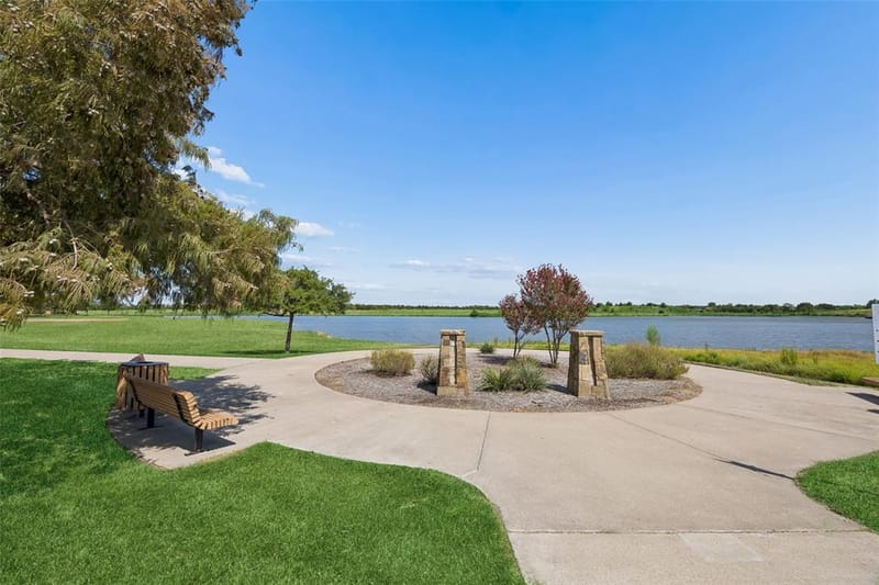 2017 Stonewood Court, Heartland TX 75126 - Photo 32