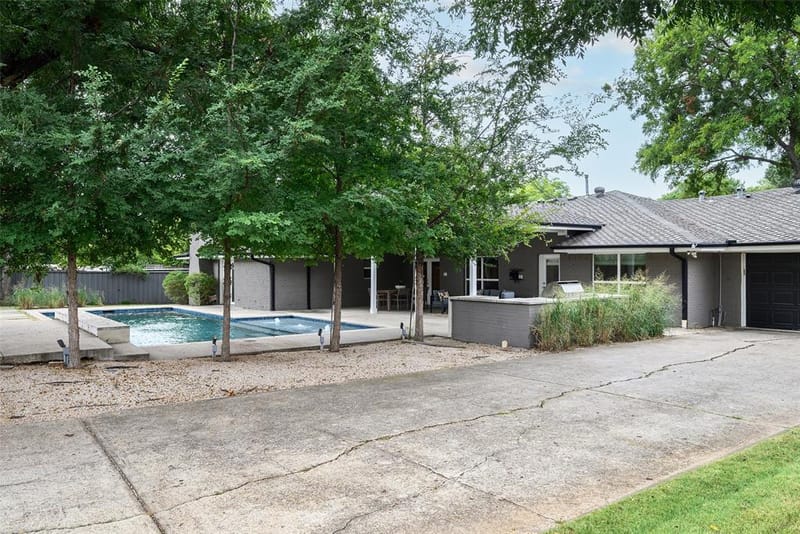 10748 Saint Lazare Drive, Dallas TX 75229 - Photo 37