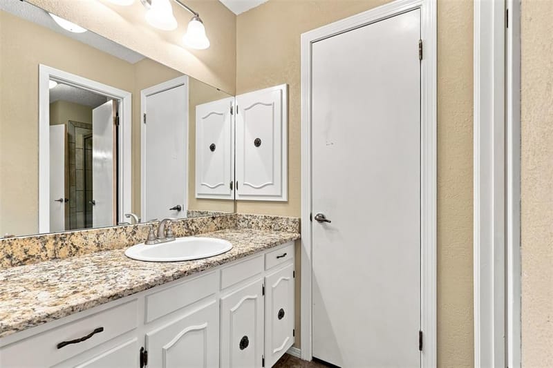 3904 Shady Valley Drive, Arlington TX 76013 - Photo 27