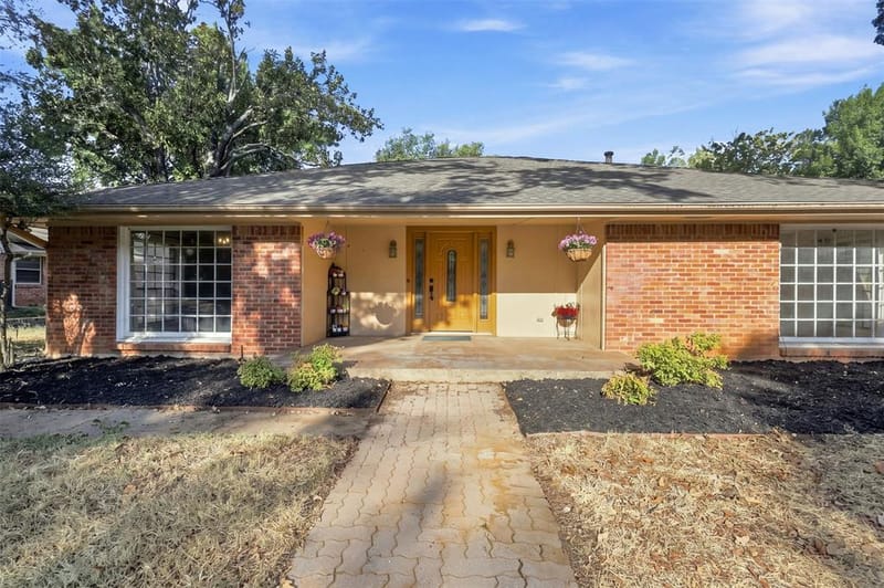3904 Shady Valley Drive, Arlington TX 76013 - Photo 2
