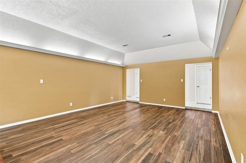 3904 Shady Valley Drive, Arlington TX 76013 - Photo 6