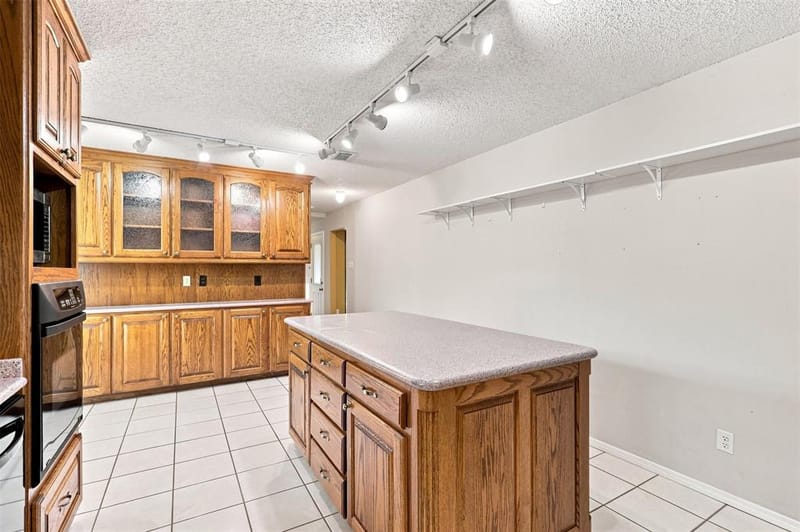 3904 Shady Valley Drive, Arlington TX 76013 - Photo 13