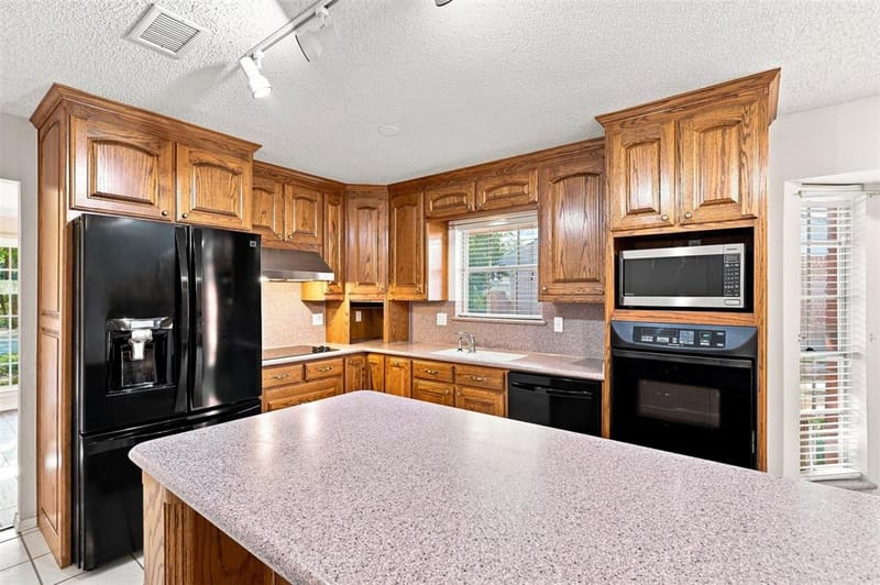 3904 Shady Valley Drive, Arlington TX 76013 - Photo 17