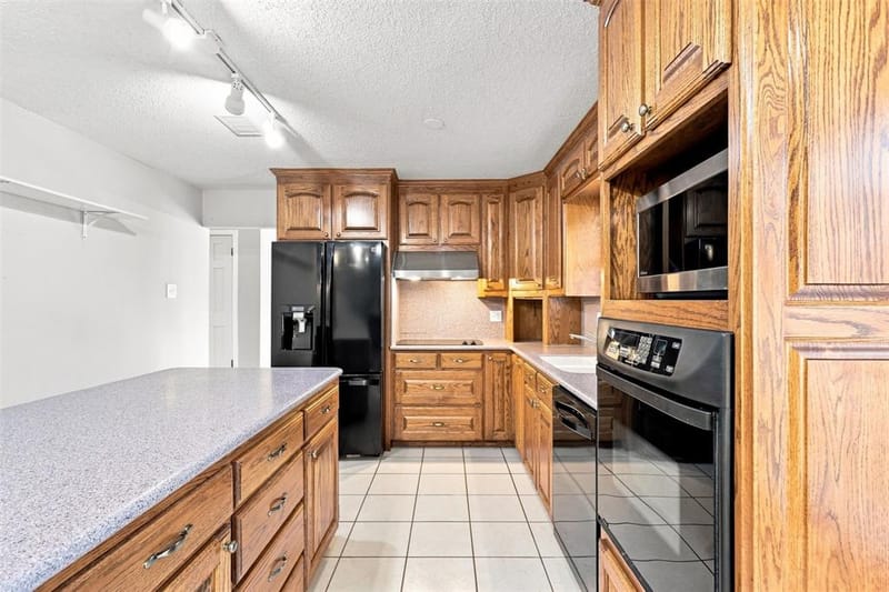 3904 Shady Valley Drive, Arlington TX 76013 - Photo 14