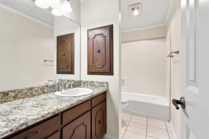 3904 Shady Valley Drive, Arlington TX 76013 - Photo 19