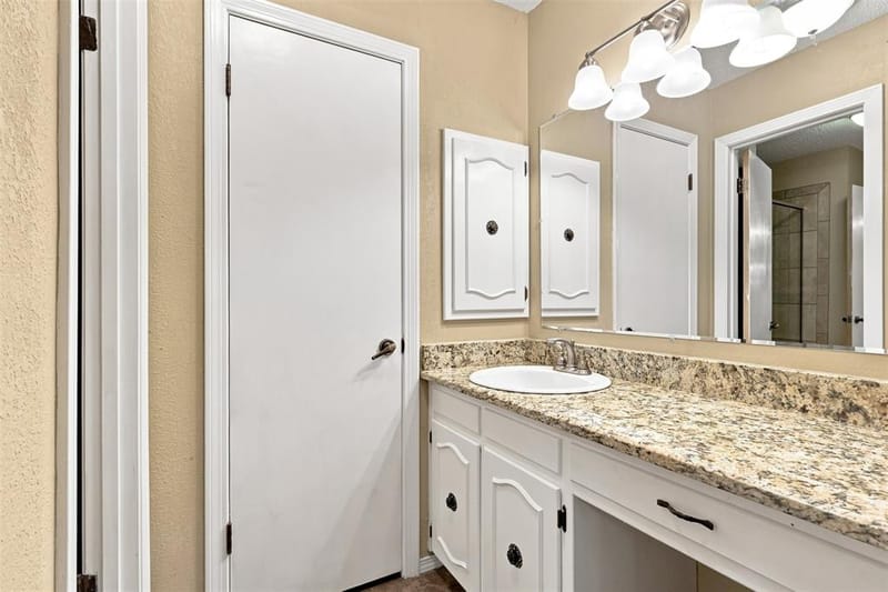 3904 Shady Valley Drive, Arlington TX 76013 - Photo 25