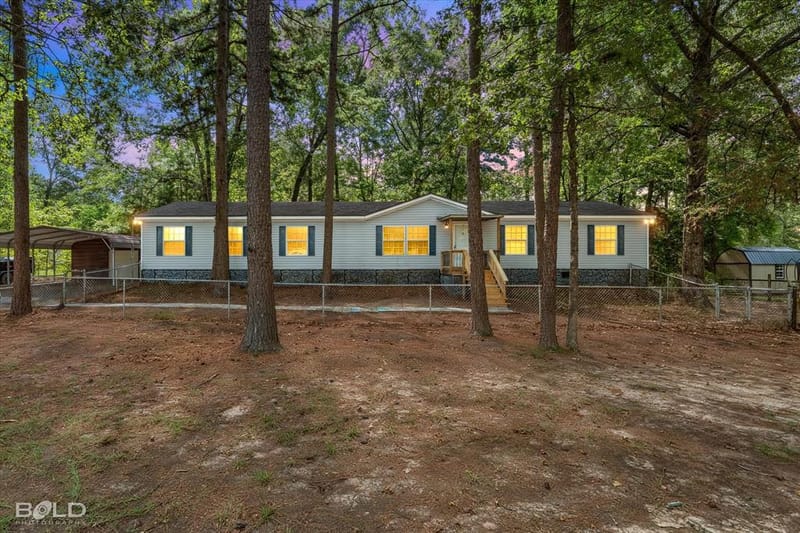 1605 Gray Lake Drive, Princeton LA 71067