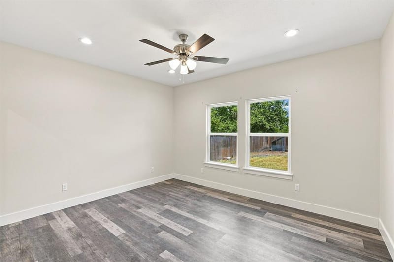 370 Third Avenue, Milford TX 76670 - Photo 12