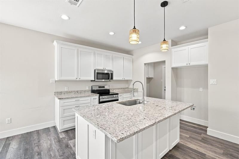 370 Third Avenue, Milford TX 76670 - Photo 7