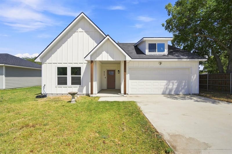 370 Third Avenue, Milford TX 76670