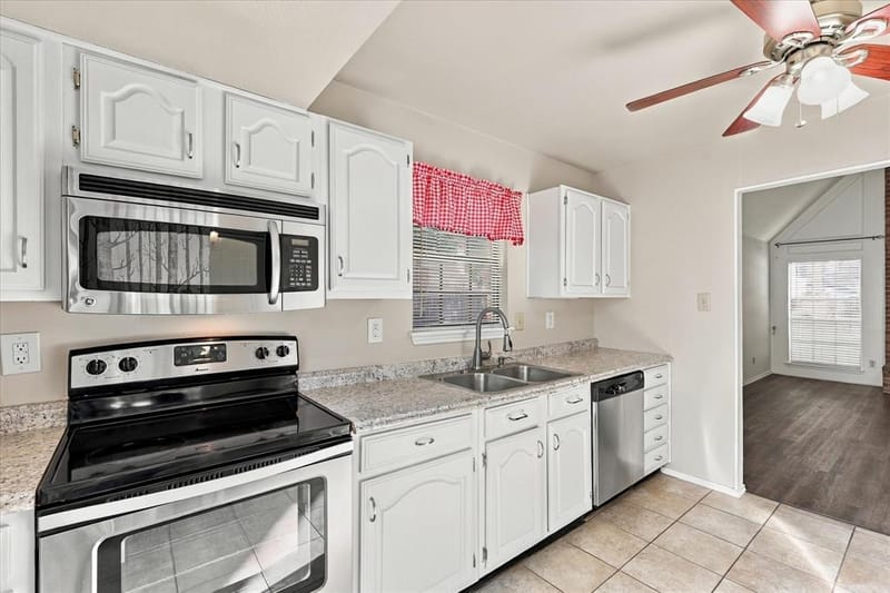 2831 Harbinger Lane, Dallas TX 75287 - Photo 11