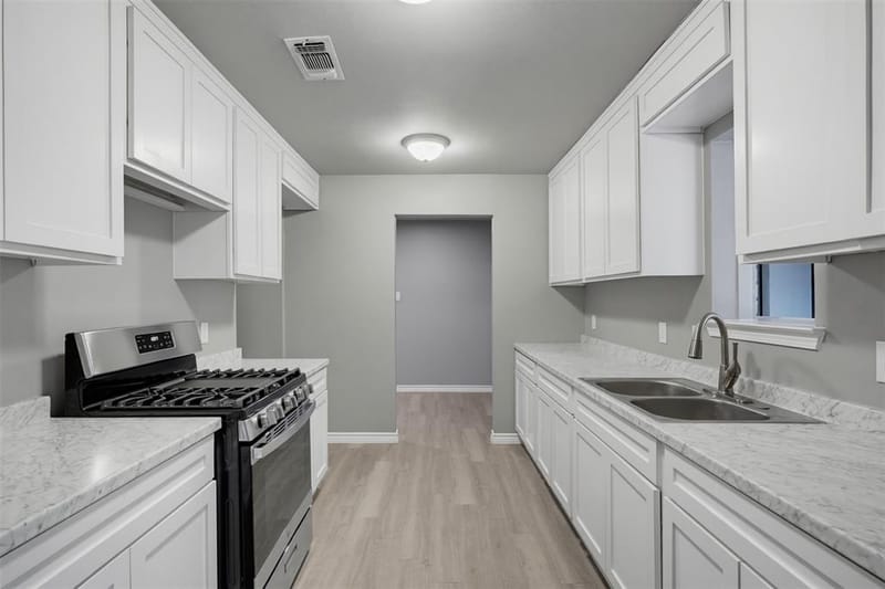 2105 Cottie Lane, Arlington TX 76010 - Photo 17